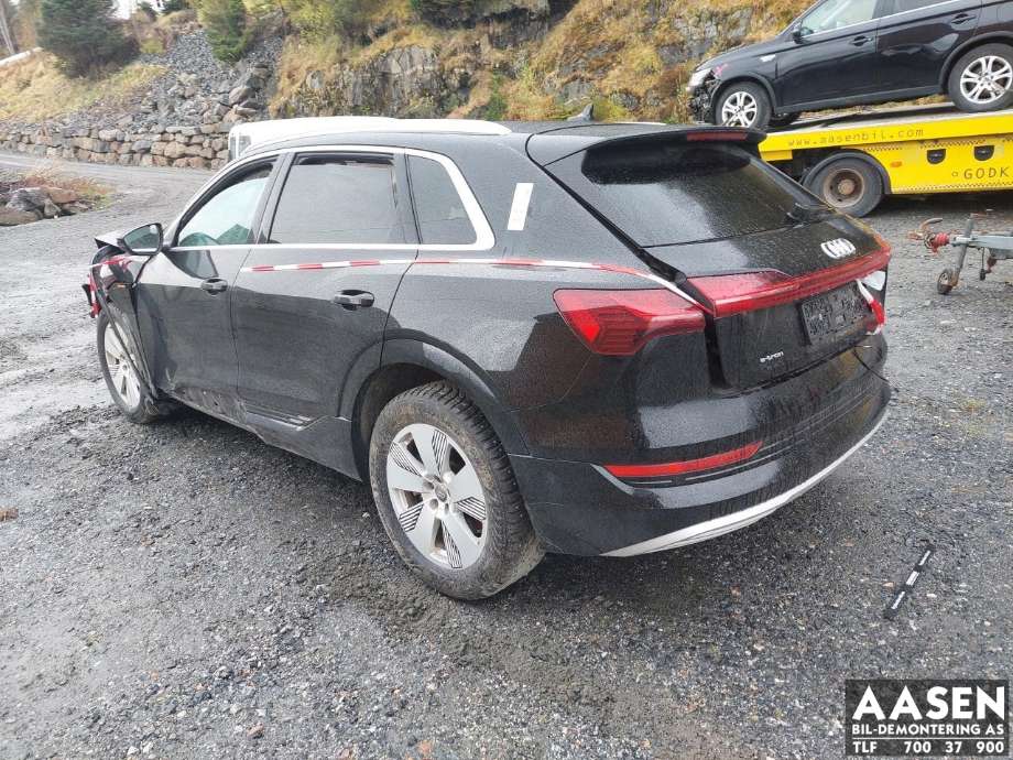 Audi e-tron 2018-->> delebil , Motorkode: EAS|EAW, Girkassekode: 