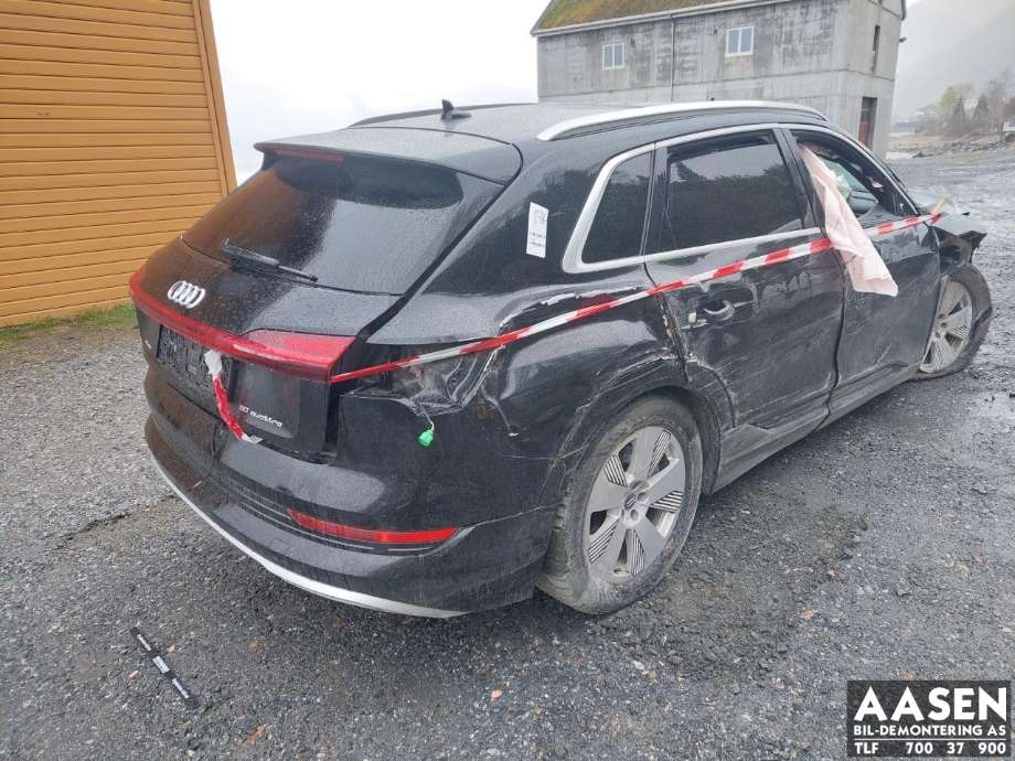 Audi e-tron 2018-->> delebil , Motorkode: EAS|EAW, Girkassekode: 