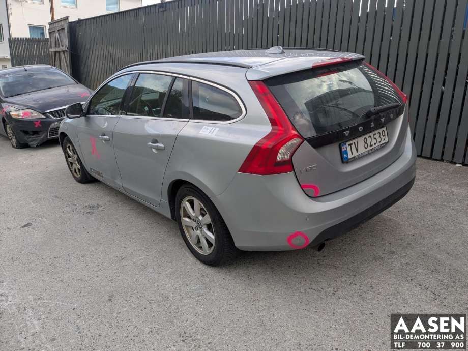 Volvo V60 2010-2013 (Type I, Fase 1) delebil , Motorkode: D4162T, Girkassekode: 1285027