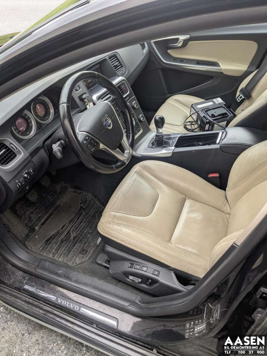 Volvo V60 2010-2013 (Type I, Fase 1) , Motorkode: D4162T, Girkassekode: 
