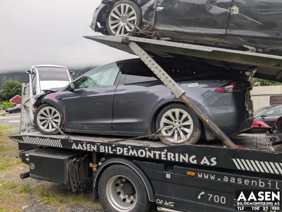Tesla Model X 2016-->> delebil , Motorkode: L2S|L2S, Girkassekode: