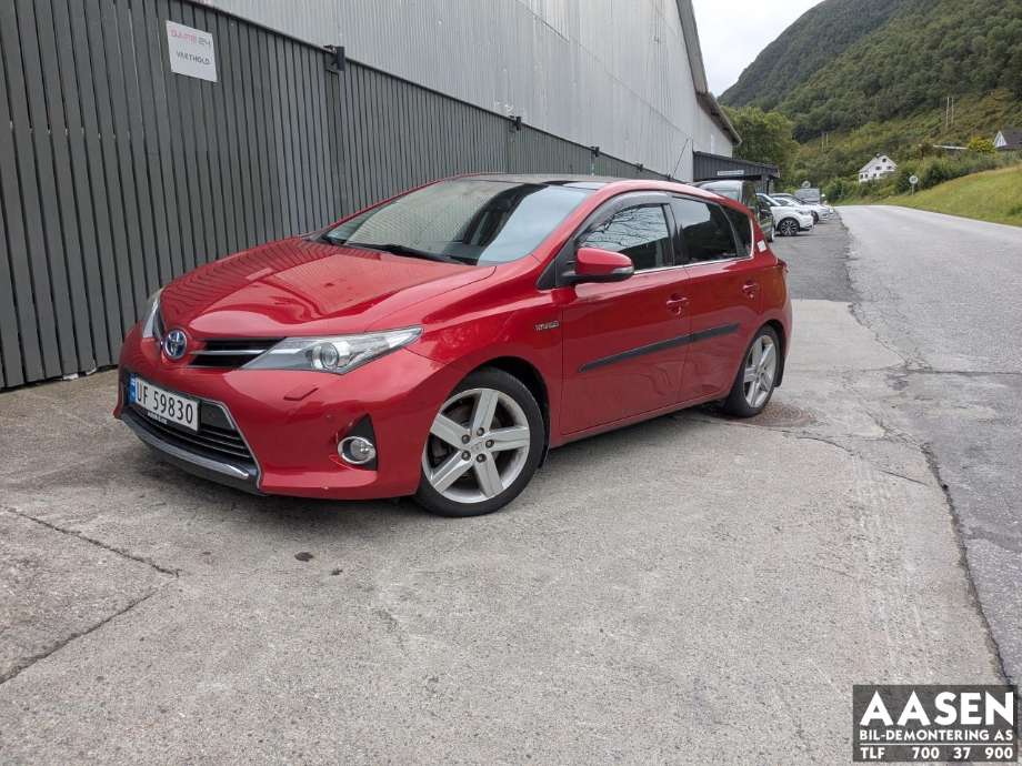 Toyota Auris, 2013-2015 (Type II, Fase 1) delebil , Motorkode: 2ZR-FXE