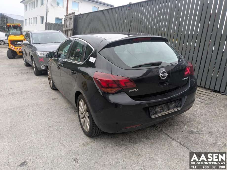 Opel Astra J 2010-2015 , Motorkode: A13DTE, Girkassekode: