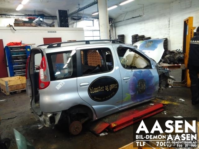 Toyota Yaris Verso 1999-2007 , Motorkode: 2NZ-FE, Girkassekode: