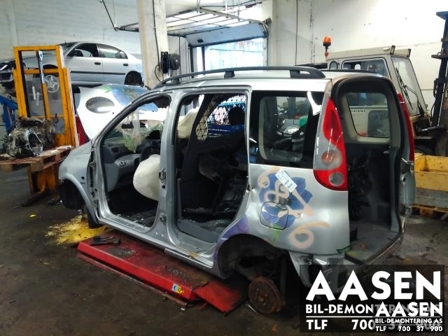 Toyota Yaris Verso 1999-2007 , Motorkode: 2NZ-FE, Girkassekode: