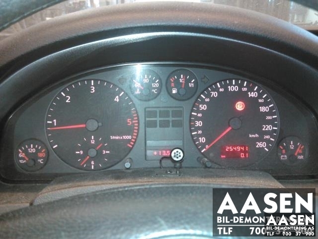 Audi A6 1997-2001 (Type II, Fase 1) (C5) (C5), Motorkode: AFB, Girkassekode: DQT