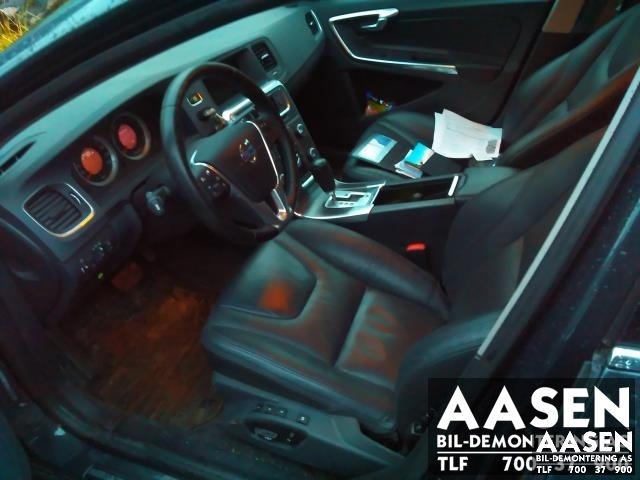 Volvo V60 2010-2013 (Type I, Fase 1) , Motorkode: D5204T2, Girkassekode: TF-80SC