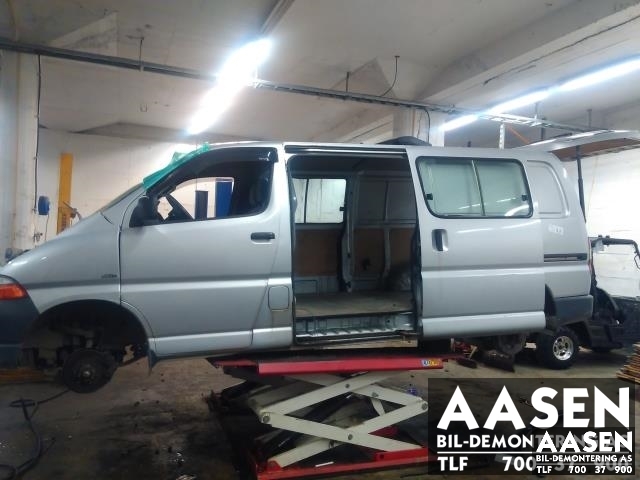 Toyota Hiace 2001-2006 (Fase 2) , Motorkode: 2KD-FTV, Girkassekode: 33030-2F290