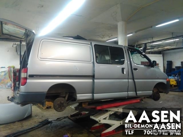 Toyota Hiace 2001-2006 (Fase 2) , Motorkode: 2KD-FTV, Girkassekode: 33030-2F290