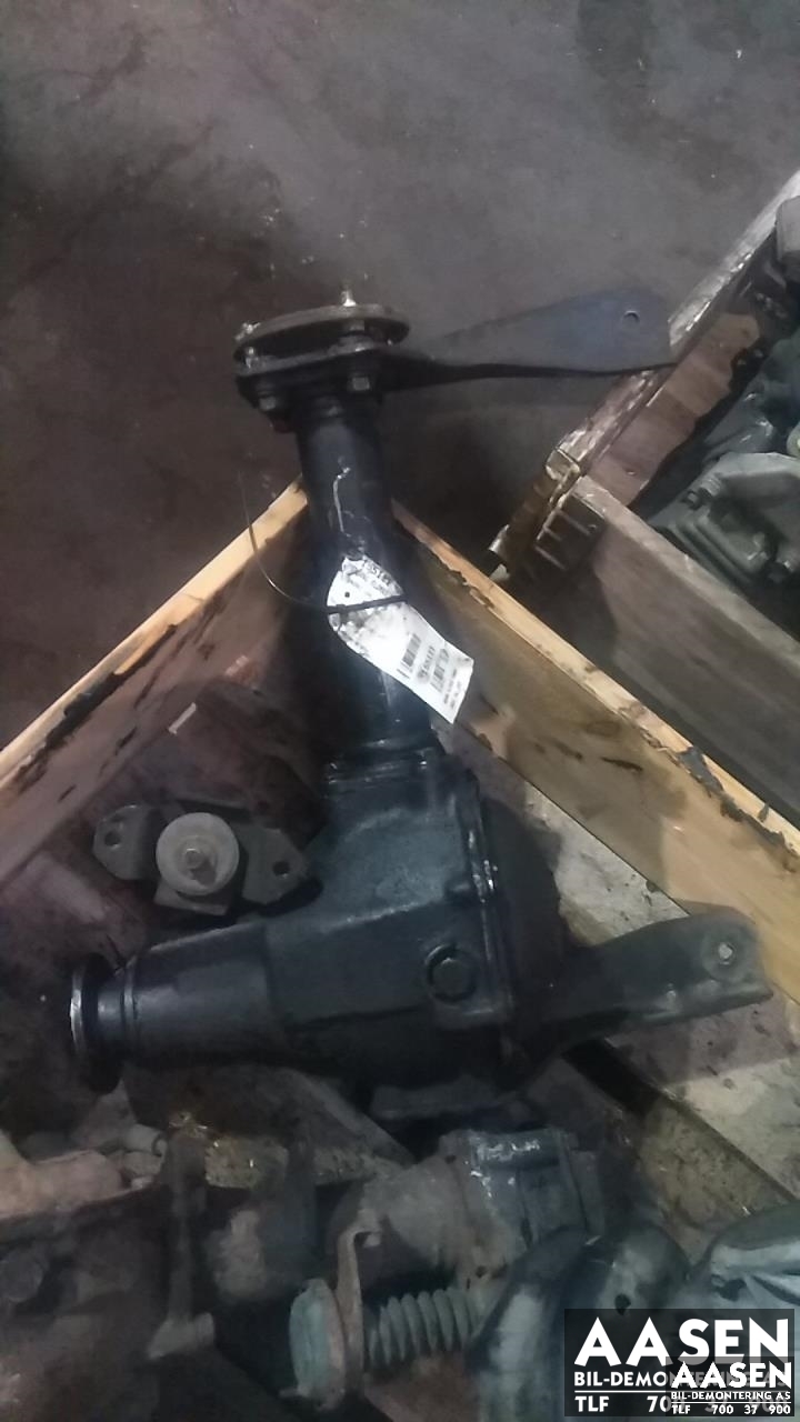 Kardang klokke foran til Hyundai Galloper 1998-2003