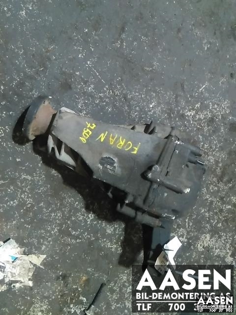 Kardang klokke foran til Mercedes ML 1997-2005 (W163) (W163) 