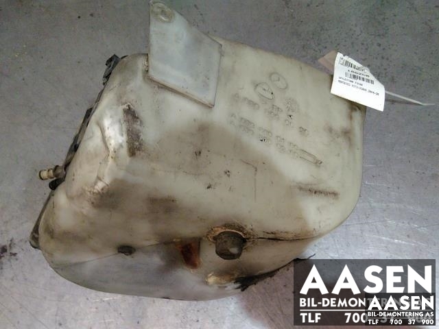 Spylertank foran til Mercedes Vito/Viano, 2004-2010 (Fase 1) (W639) (W639) (A 000 869 49 20)