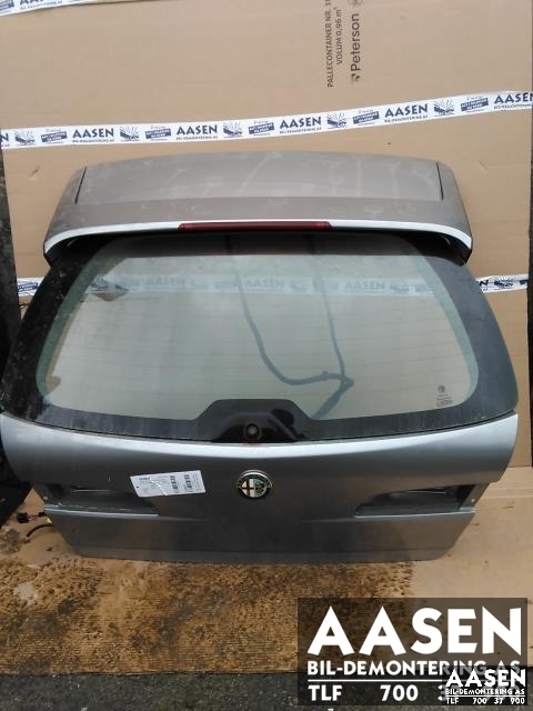 Bakluke stasjonsvogn til Alfa Romeo 156, 2004-2006  