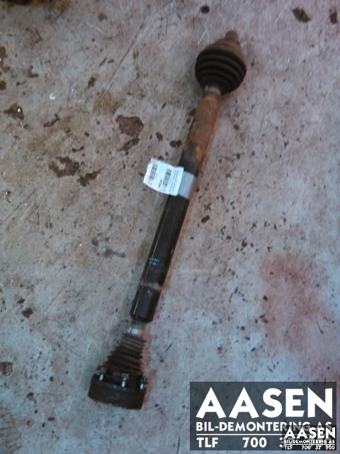Drivaksel høyre foran til VW Caddy, 2004-2010 (Type III, Fase 1)  (1K0 407 272 BH)
