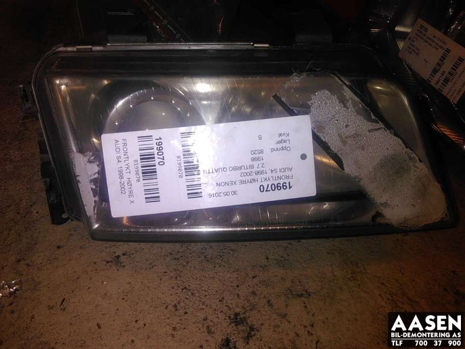 Frontlykt høyre xenon til Audi S4 1998-2002  