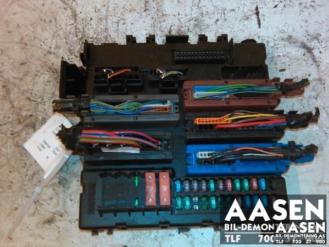 Sikringsboks bagasjerom til Saab 9-3, 2003-2007 (Type II, Fase 1)  (12764436)