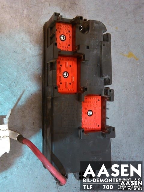 Sikringsboks til Opel Vectra C 2005-2008 (Type II) (13205777|)