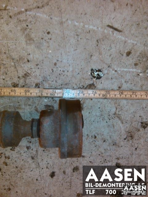 Mellomaksel til Audi A8 1995-2002 (Type I) (4D0 521 101 N|)