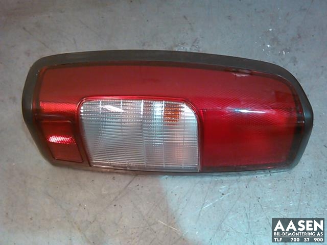 Baklykt venstre til Nissan King Cab 1998-2001 (Fase 1) (D22) (D22) 