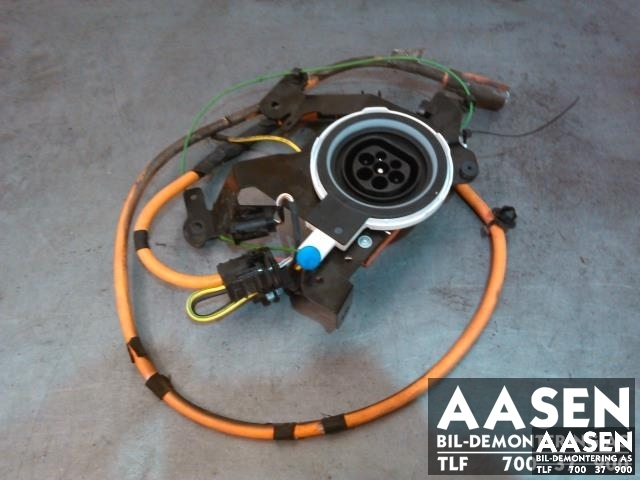 Batterilader inntak/luke til BMW X5 2013-2018 (F15) (F15) (61 12 6 808 459|)