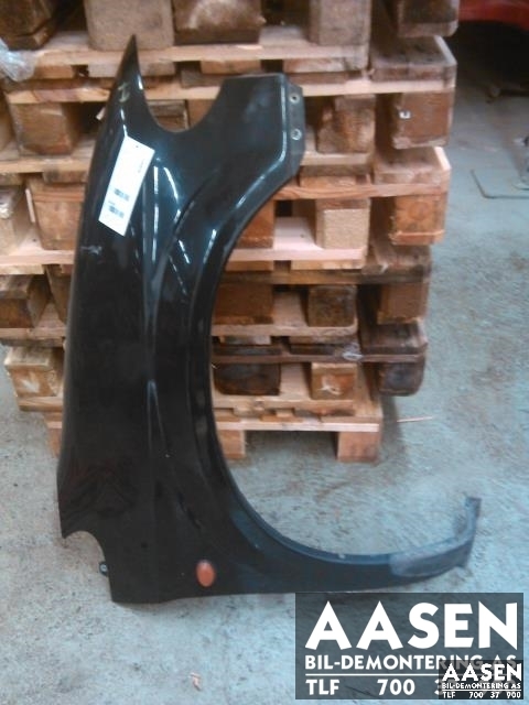 Skjerm høyre foran til Chrysler Voyager 2001-2008 (Type IV)