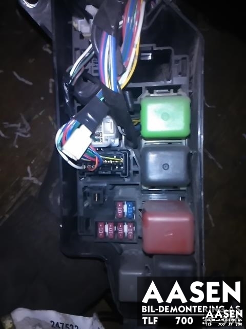 Sikringsboks motorrom til Toyota Hiace 2001-2006 (Fase 2)