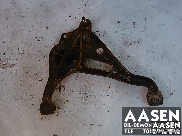 Bærebru høyre foran nedre til Suzuki Grand Vitara, XL-7, 2001-2007 (45201-67D01)