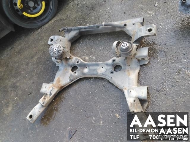 Travers foran hoved til Mercedes Vito/Viano 2004-2010 (Fase 1) (W639) (W639) (A 639 330 18 06|)