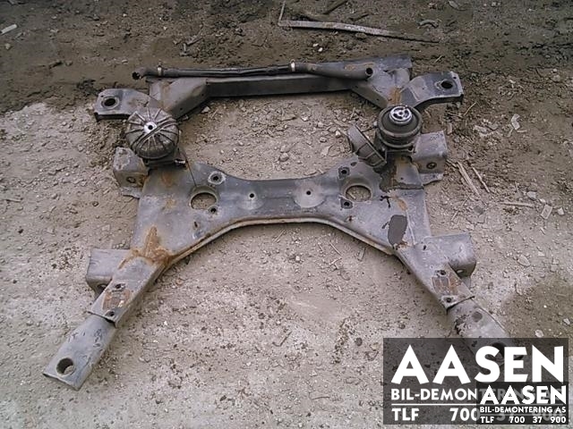 Travers foran hoved til Mercedes Vito/Viano 2004-2010 (Fase 1) (W639) (W639) (A 639 330 18 06|)