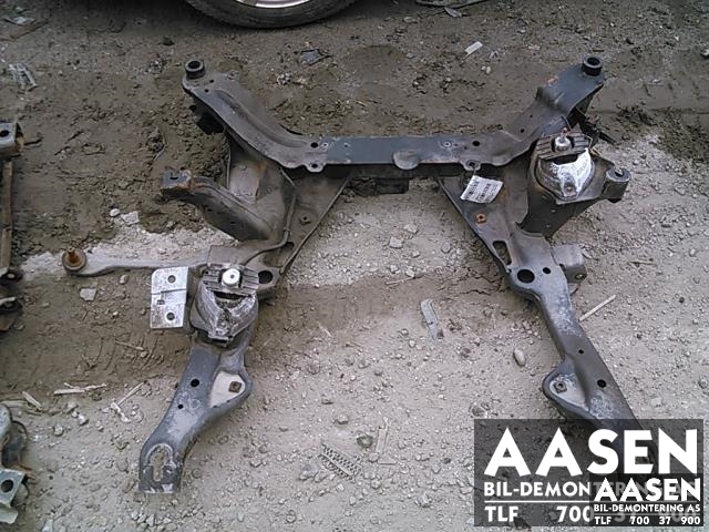 Travers foran hoved til BMW 5-Serie 2003-2010 (E60/E61) (E60/E61) (31 10 6 777 362|)
