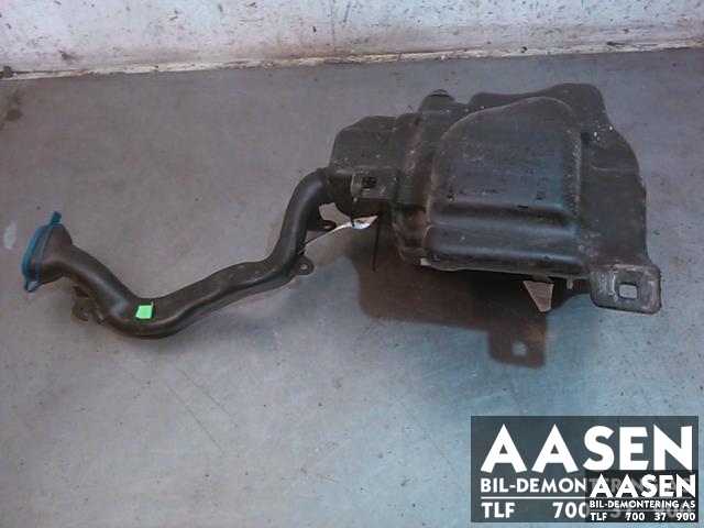 Spylertank foran til Mercedes GLA, 2014-2020 (X156) (X156) (A2468690120)