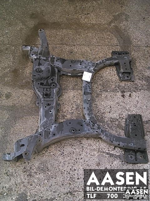 Travers foran hoved til Mercedes B-Klasse, electric drive 2014-2018 (W242) (W242) (A 246 620 12 00|)