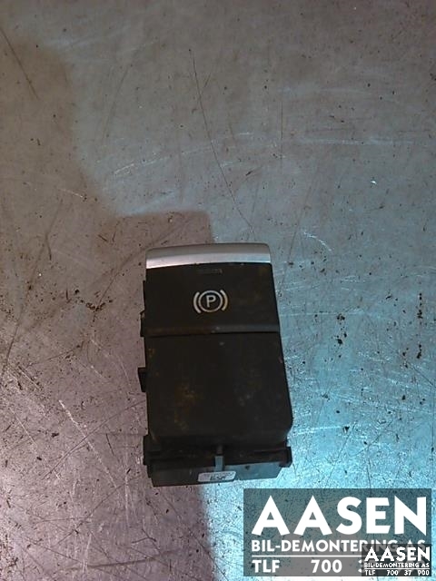 Bryter elektrisk håndbrekk/parkbrems til Audi A4 2015-2019 (Type V, Fase 1) (B9) (B9) (8W1927225A|)