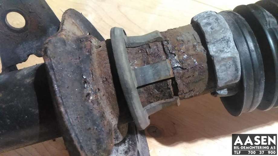 Fjærbein høyre foran til VW Caddy 2010-2015 (Type III, Fase 2)  (1T0 413 031 HQ|1T0 413 031 KL|)