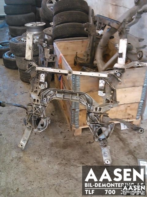 Travers foran hoved til BMW 5-Serie 2010-2017 (F10/F11) (F10/F11) (31 11 6 799 321|)