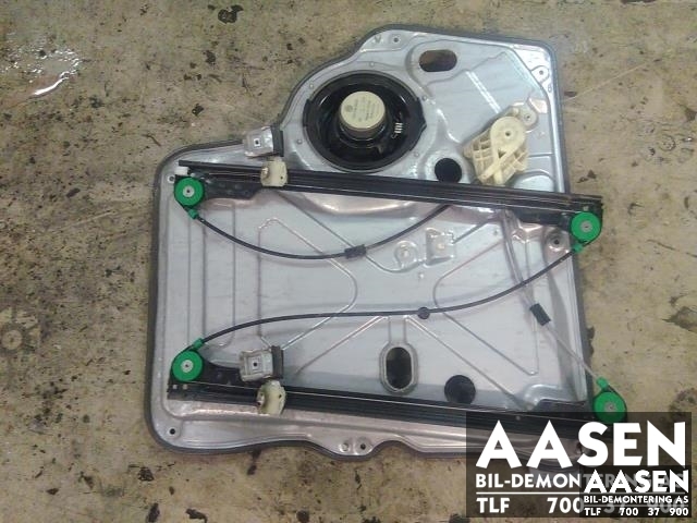 Ruteheis venstre foran til VW Transporter / Caravelle 2009-2015 (Fase 2) (T5) (T5) (7E0 837 753 D|7E0 837 753 E|)