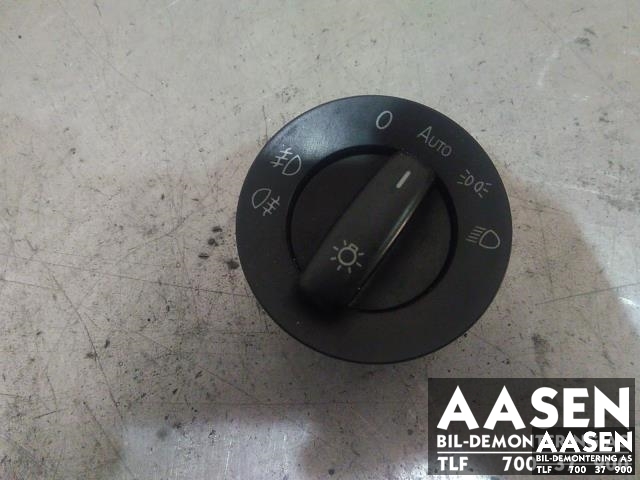 Bryter lys til VW Caddy, 2010-2015 (Type III, Fase 2)  (1K0 941 431 BM)