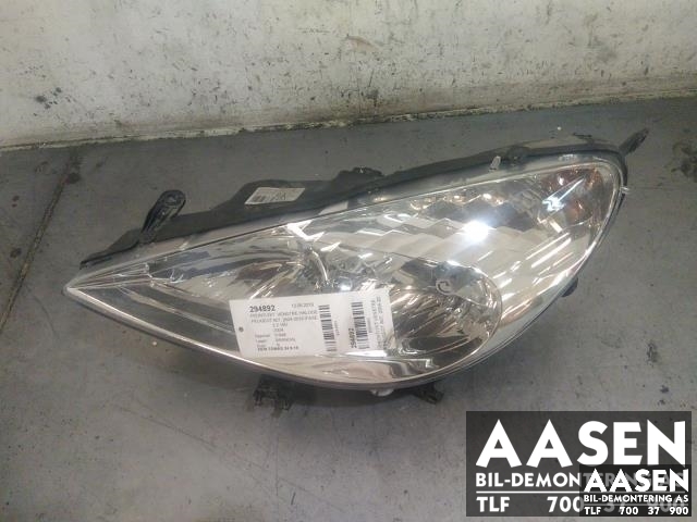 Frontlykt venstre halogen til Peugeot 607 2004-2010 (Fase 2) (9641959080|)