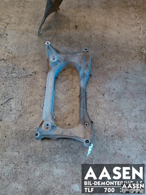 Travers foran hoved til Lexus IS, 2006-2013 (Type II) (XE20) (XE20) 