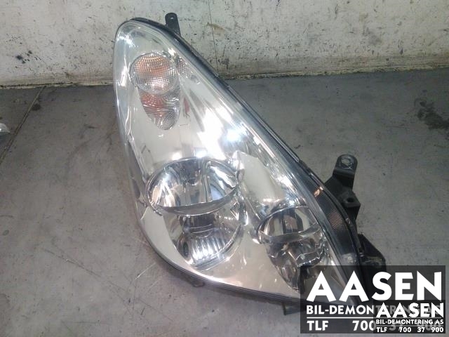 Frontlykt høyre halogen til Toyota Verso 2004-2009 (Type II) (81130-0F010|)