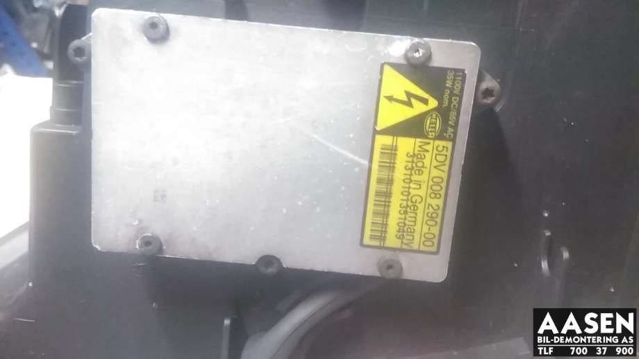 Frontlykt høyre xenon til Mercedes ML 1997-2005 (W163) (W163) (A 163 820 52 61|)