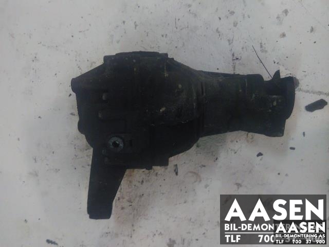 Kardang klokke foran til Mercedes ML 1997-2005 (W163) (W163)