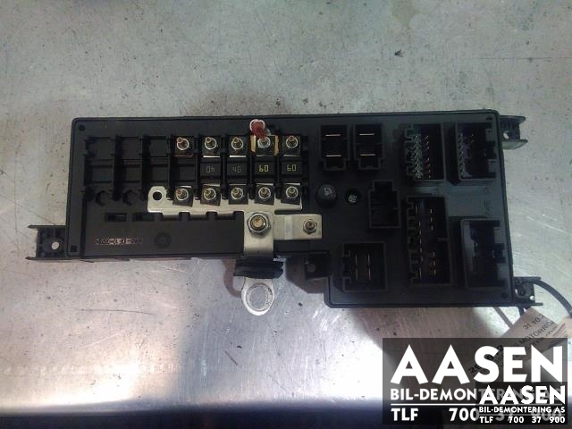Sikringsboks motorrom til Volvo V70 2005-2007 (Type II, Fase 2) (518828108|)