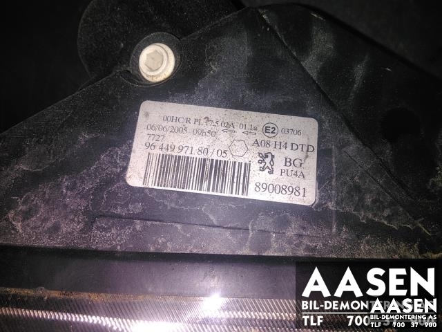 Frontlykt høyre halogen til Peugeot 1007 2004-->>  (6206 49|9644997180/05|)