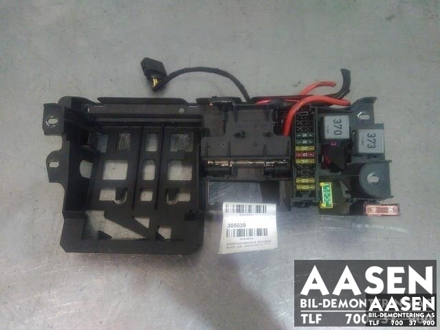 Sikringsboks bagasjerom til Audi A8, 2003-2010 (Type II)