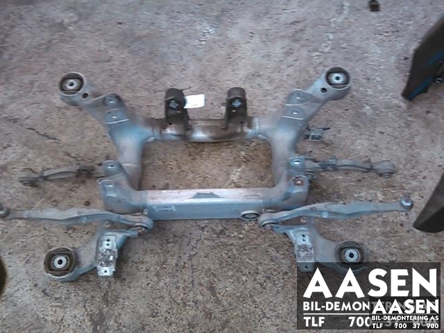 Travers bak til BMW 5-Serie 2010-2017 (F10/F11) (F10/F11) (33 31 6 798 545|)
