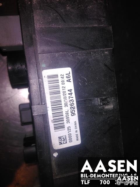 Sikringsboks motorrom til Opel Mokka 2012-2016 (Type I, Fase 1) (95263744|)