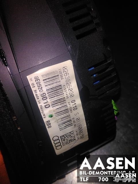Instrumentpanel til Audi A4 2004-2008 (Type III) (B7) (B7) (8E0920901D|)