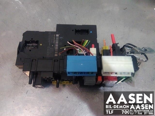 Sikringsboks bagasjerom til Mercedes E-Klasse, 2009-2013 (Fase 1) (W212) (W212) (HELLA|A2129000204)