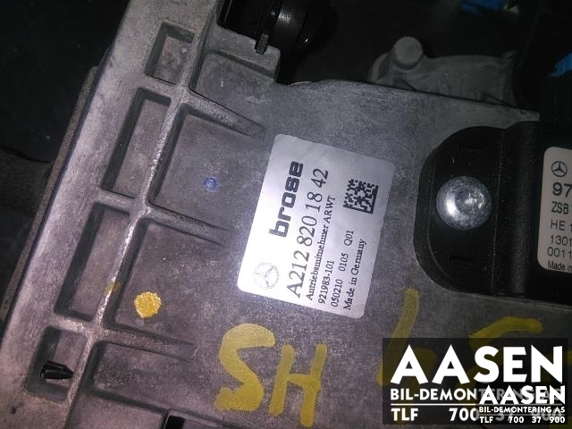 Baklukeåpner motor til Mercedes E-Klasse 2009-2013 (Fase 1) (W212) (W212) (A2128201842|A 204 820 13 42|A 204 820 29 42)